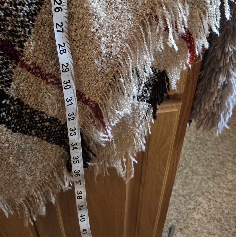 Poncho With Turtle Neck - Picture 12 of 16